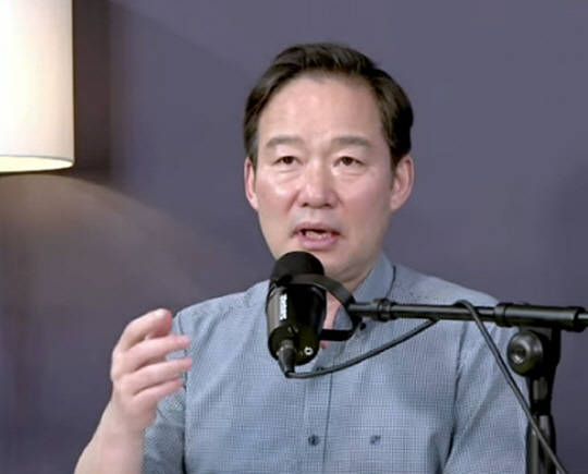 여권성향 유튜브 채널 '어벤저스전략회의'에 출연한 신지호 국민의힘 전략기획부총장.<유튜브 채널 '신지호의 쿨톡' 영상 갈무리>